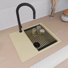 HD Onyx Beige 58 egymedencés gránit mosogatótálca szett, csepegtetőtálcával, vágódeszkával, matt fekete csepegtetőráccsal és kosárral, soft bézs színben, matt fekete leeresztő szifonnal