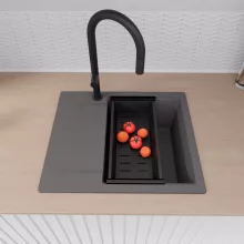 HD Onyx Antracit 58 egymedencés gránit mosogatótálca szett, csepegtetőtálcával, vágódeszkával, matt fekete csepegtetőráccsal és kosárral, matt antracit színben, matt fekete leeresztő szifonnal