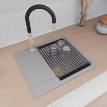 HD Onyx Grey 58 egymedencés mosogatótálca szett, acél csepegtetőráccsal, csepegtetőtálcával, alpesi szürke színben, szálcsiszolt arany leeresztő szifonnal