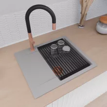 HD Onyx Grey 58 egymedencés mosogatótálca szett, matt fekete csepegtetőráccsal, csepegtetőtálcával, alpesi szürke színben, szálcsiszolt réz leeresztő szifonnal