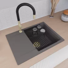 HD Onyx Antracit 68-XL egymedencés gránit mosogatótálca szett, csepegtetőtálcával, vágódeszkával, matt fekete csepegtetőráccsal és kosárral, matt antracit színben, szálcsiszolt arany leeresztő szifonnal