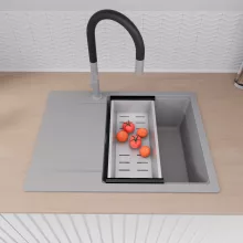 HD Onyx Grey 68-XL egymedencés gránit mosogatótálca szett, csepegtetőtálcával, vágódeszkával, acél csepegtetőráccsal és kosárral, alpesi szürke színben, szálcsiszolt króm leeresztő szifonnal