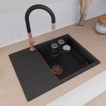 HD Onyx Black 68-XL egymedencés mosogatótálca szett, matt fekete csepegtetőráccsal, csepegtetőtálcával, matt fekete színben, szálcsiszolt réz leeresztő szifonnal