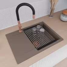 HD Onyx Tortora 68-XL egymedencés gránit mosogatótálca szett, csepegtetőtálcával, vágódeszkával, acél csepegtetőráccsal és matt fekete kosárral, tortora színben, szálcsiszolt réz leeresztő szifonnal