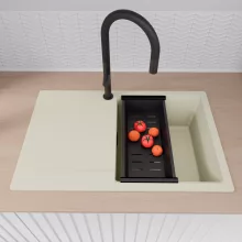 HD Onyx White 78 egymedencés gránit mosogatótálca szett, vágódeszkával, csepegtetőtálcával, vágódeszkával, matt fekete csepegtetőkosárral, tört fehér színben, matt fekete leeresztő szifonnal