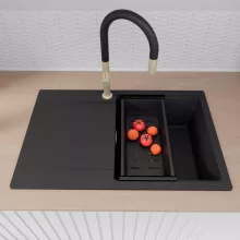 HD Onyx Black 78 egymedencés gránit mosogatótálca szett, csepegtetőtálcával, vágódeszkával, matt fekete csepegtetőráccsal és kosárral, matt fekete színben, szálcsiszolt arany leeresztő szifonnal