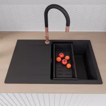 HD Onyx Black 78 egymedencés gránit mosogatótálca szett, csepegtetőtálcával, vágódeszkával, matt fekete csepegtetőkosárral, matt fekete színben, szálcsiszolt réz leeresztő szifonnal