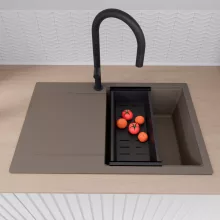 HD Onyx Tortora 78 egymedencés mosogatótálca szett, acél csepegtetőráccsal és matt fekete kosárral, csepegtetőtálcával, tortora színben, matt fekete leeresztő szifonnal