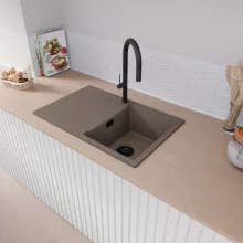 HD Onyx Tortora 78 egymedencés gránit mosogatótálca, vágódeszkával, tortora színben, matt fekete leeresztő szifonnal