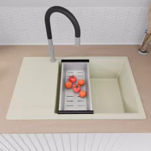 HD Onyx White 78-XL egymedencés mosogatótálca szett, vágódeszkával, matt fekete csepegtetőráccsal és krómozott kosárral, csepegtetőtálcával, tört fehér színben, szálcsiszolt króm leeresztő szifonnal