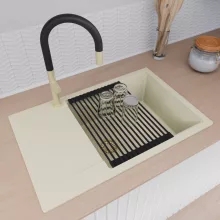 HD Onyx White 78-XL egymedencés mosogatótálca szett, vágódeszkával, matt fekete csepegtetőráccsal és krómozott kosárral, csepegtetőtálcával, tört fehér színben, szálcsiszolt arany leeresztő szifonnal