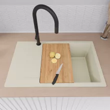 HD Onyx White 78-XL egymedencés mosogatótálca szett, vágódeszkával, acél csepegtetőráccsal és matt fekete kosárral, csepegtetőtálcával, tört fehér színben, matt fekete leeresztő szifonnal