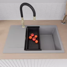 HD Onyx Grey 78-XL egymedencés gránit mosogatótálca szett, csepegtetőtálcával, vágódeszkával, matt fekete csepegtetőkosárral, alpesi szürke színben, szálcsiszolt arany leeresztő szifonnal