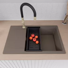 HD Onyx Tortora 78-XL egymedencés mosogatótálca szett, matt fekete csepegtetőráccsal és kosárral, csepegtetőtálcával, tortora színben, szálcsiszolt arany leeresztő szifonnal