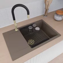 HD Onyx Tortora 78-XL egymedencés gránit mosogatótálca szett, csepegtetőtálcával, vágódeszkával, matt fekete csepegtetőráccsal és kosárral, tortora színben, szálcsiszolt arany leeresztő szifonnal