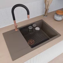 HD Onyx Tortora 78-XL egymedencés gránit mosogatótálca szett, csepegtetőtálcával, vágódeszkával, matt fekete csepegtetőráccsal, tortora színben, szálcsiszolt réz leeresztő szifonnal