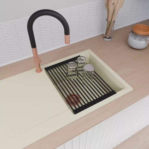 HD Onyx White 86 egymedencés mosogatótálca szett, matt fekete csepegtetőráccsal és krómozott kosárral, csepegtetőtálcával, tört fehér színben, szálcsiszolt réz leeresztő szifonnal