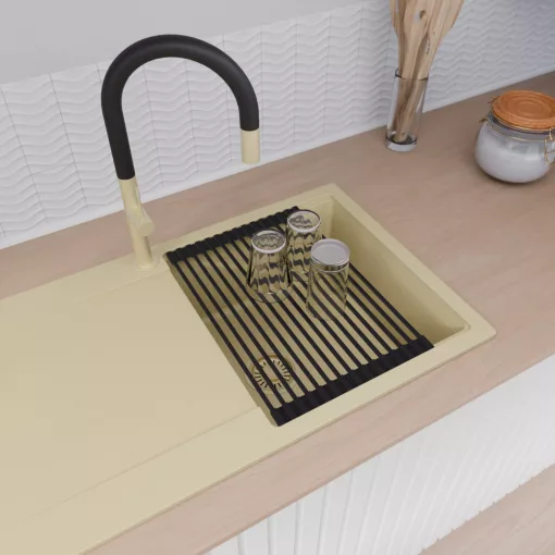 HD Onyx Beige 86 egymedencés gránit mosogatótálca szett, csepegtetőtálcával, vágódeszkával, matt fekete csepegtetőráccsal, soft bézs színben, szálcsiszolt arany leeresztő szifonnal