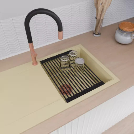 HD Onyx Beige 86 egymedencés gránit mosogatótálca szett, csepegtetőtálcával, vágódeszkával, matt fekete csepegtetőráccsal és kosárral, soft bézs színben, szálcsiszolt réz leeresztő szifonnal