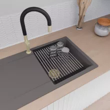 HD Onyx Antracit 86 egymedencés mosogatótálca szett, acél csepegtetőráccsal és kosárral, csepegtetőtálcával, matt antracit színben, szálcsiszolt arany leeresztő szifonnal