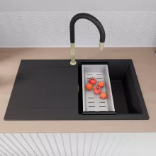 HD Onyx Black 86 egymedencés mosogatótálca szett, matt fekete csepegtetőráccsal és krómozott kosárral, csepegtetőtálcával, matt fekete színben, szálcsiszolt arany leeresztő szifonnal