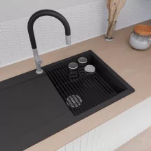 HD Onyx Black 86 egymedencés gránit mosogatótálca szett, csepegtetőtálcával, vágódeszkával, matt fekete csepegtetőráccsal és kosárral, matt fekete színben