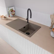 HD Onyx Tortora 86 egymedencés gránit mosogatótálca, vágódeszkával, tortora színben, matt fekete leeresztő szifonnal