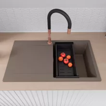 HD Onyx Tortora 86 egymedencés mosogatótálca szett, matt fekete csepegtetőkosárral, csepegtetőtálcával, tortora színben, szálcsiszolt réz leeresztő szifonnal