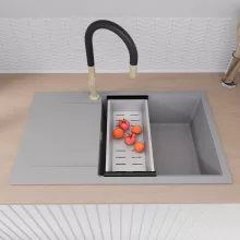 HD Onyx Grey 86-XL egymedencés gránit mosogatótálca szett, csepegtetőtálcával, vágódeszkával, acél csepegtetőráccsal és kosárral, alpesi szürke színben, szálcsiszolt arany leeresztő szifonnal