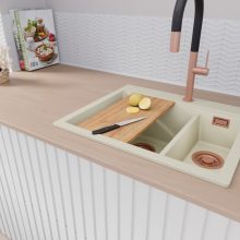 HD Aspen White 58 kétmedencés gránit mosogatótálca szett, vágódeszkával, acél csepegtetőráccsal és kosárral, tört fehér színben, szálcsiszolt réz leeresztő szifonnal