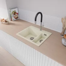HD Aspen White 58 kétmedencés gránit mosogatótálca, vágódeszkával, vágódeszkával, tört fehér színben