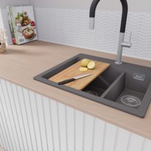 HD Aspen Antracit 58 kétmedencés gránit mosogatótálca szett, vágódeszkával, acél csepegtetőráccsal, matt antracit színben, szálcsiszolt króm leeresztő szifonnal