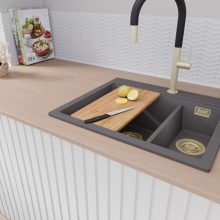 HD Aspen Antracit 58 kétmedencés gránit mosogatótálca szett, vágódeszkával, matt fekete csepegtetőráccsal, matt antracit színben, szálcsiszolt arany leeresztő szifonnal