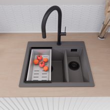 HD Aspen Antracit 58 kétmedencés gránit mosogatótálca szett, vágódeszkával, acél csepegtetőráccsal és kosárral, matt antracit színben, matt fekete leeresztő szifonnal