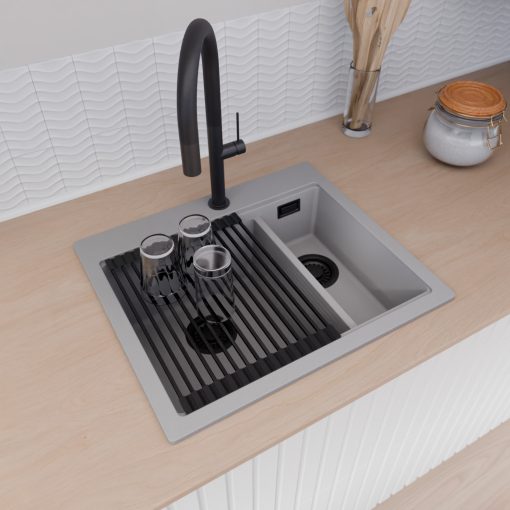 HD Aspen Grey 58 kétmedencés gránit mosogatótálca szett, vágódeszkával, matt fekete csepegtetőráccsal és krómozott kosárral, alpesi szürke színben, matt fekete leeresztő szifonnal