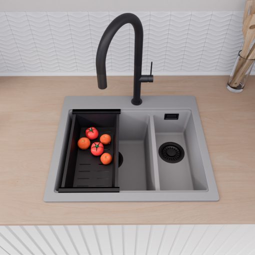 HD Aspen Grey 58 kétmedencés gránit mosogatótálca szett, vágódeszkával, acél csepegtetőráccsal és matt fekete kosárral, alpesi szürke színben, matt fekete leeresztő szifonnal