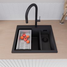 HD Aspen Black 58 kétmedencés gránit mosogatótálca szett, matt fekete csepegtetőráccsal és krómozott kosárral, matt fekete színben, matt fekete leeresztő szifonnal