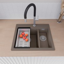 HD Aspen Tortora 58 kétmedencés gránit mosogatótálca szett, vágódeszkával, matt fekete csepegtetőráccsal és krómozott kosárral, tortora színben, szálcsiszolt króm leeresztő szifonnal