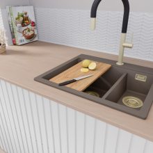 HD Aspen Tortora 58 kétmedencés gránit mosogatótálca szett, vágódeszkával, matt fekete csepegtetőráccsal és krómozott kosárral, tortora színben, szálcsiszolt arany leeresztő szifonnal