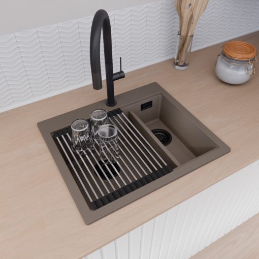 HD Aspen Tortora 58 kétmedencés gránit mosogatótálca szett, vágódeszkával, acél csepegtetőráccsal és kosárral, tortora színben, matt fekete leeresztő szifonnal