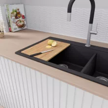 HD Aspen Black 78 kétmedencés gránit mosogatótálca szett, vágódeszkával, matt fekete csepegtetőráccsal és kosárral, matt fekete színben, szálcsiszolt króm leeresztő szifonnal