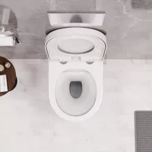 HD Madrid Glossy White perem nélküli mély öblítésű íves fali WC compact "A" tetővel és fényes króm zsanérral
