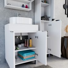 HD Paris Matt White 60 komplett fürdőszoba bútor szett álló mosdószekrénnyel, fényes króm elemekkel, matt fehér mosdópulttal, tükrös szekrénnyel és magasszekrénnyel