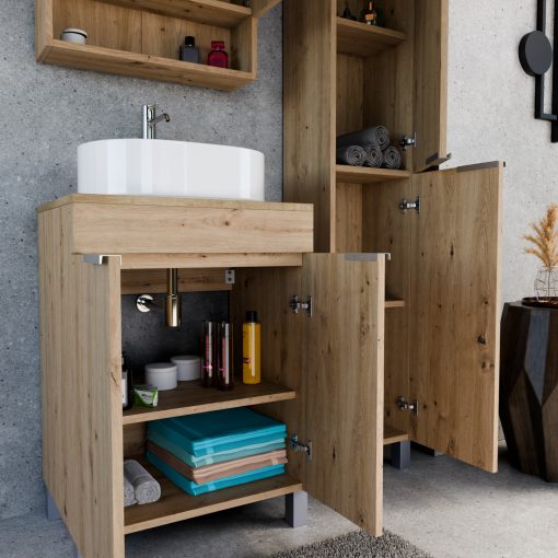 HD Paris Oak 60 komplett fürdőszoba bútor szett álló mosdószekrénnyel, szálcsiszolt króm elemekkel, tölgyfa színű mosdópulttal, tükrös szekrénnyel és magasszekrénnyel