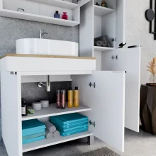 HD Paris Matt White 80 komplett fürdőszoba bútor szett álló mosdószekrénnyel, fényes króm elemekkel, tölgyfa színű mosdópulttal, tükrös szekrénnyel és magasszekrénnyel