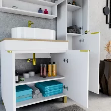 HD Paris Matt White 80 komplett fürdőszoba bútor szett álló mosdószekrénnyel, szálcsiszolt arany elemekkel, tölgyfa színű mosdópulttal, tükrös szekrénnyel és magasszekrénnyel