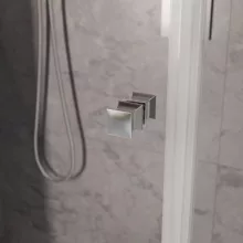 HD Felix Duo aszimmetrikus szögletes összecsukható nyílóajtós zuhanykabin 6 mm vastag vízlepergető biztonsági üveggel, krómozott elemekkel, 195 cm magas