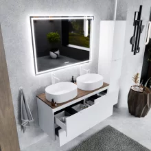 HD Salerno Matt White 120 komplett fürdőszoba bútor fali mosdószekrénnyel, matt fehér fogantyúkkal, tölgyfa színű mosdópulttal és tükörrel