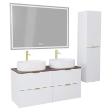 HD Salerno Matt White 120 komplett fürdőszoba bútor szett fali mosdószekrénnyel, szálcsiszolt arany fogantyúval, tölgyfa színű mosdópulttal, tükörrel és magasszekrénnyel