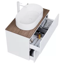 HD Rapallo Matt White 60 komplett fürdőszoba bútor fali mosdószekrénnyel, matt fehér fogantyúkkal, tölgyfa színű mosdópulttal és tükörrel